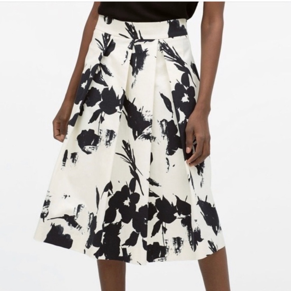 The perfect Zara skirt!